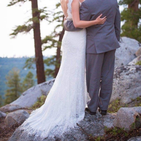 Aire Barcelona Bridal Gown - Picture 2 of 7